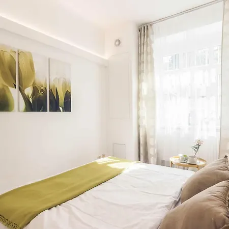 Apartment With Sunny Garden By Michal&friends