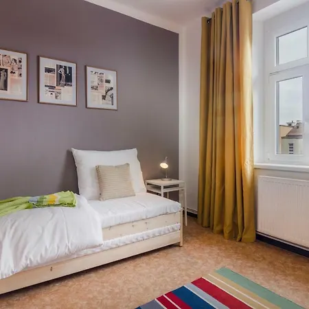 Apartment With Sunny Garden By Michal&friends Prague