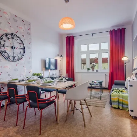 Apartment With Sunny Garden By Michal&friends Prague