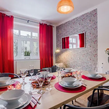 Apartment With Sunny Garden By Michal&friends *