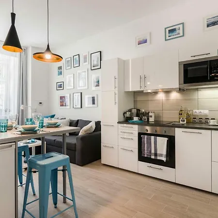 Apartment With Sunny Garden By Michal&friends Prague