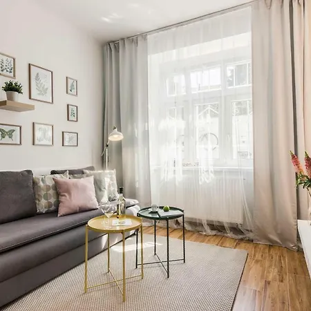 Apartment With Sunny Garden By Michal&friends