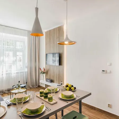 Apartment With Sunny Garden By Michal&friends