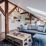 With Sunny Garden By Michal&friends Appartement