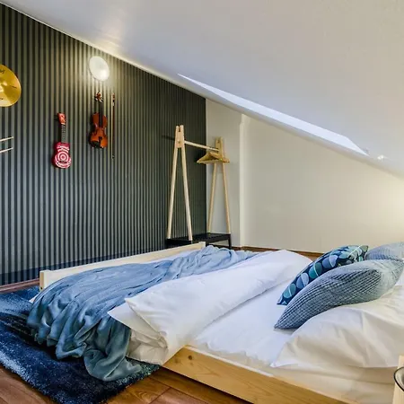 Apartman With Sunny Garden By Michal&friends