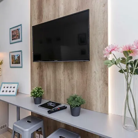 Apartment With Sunny Garden By Michal&friends