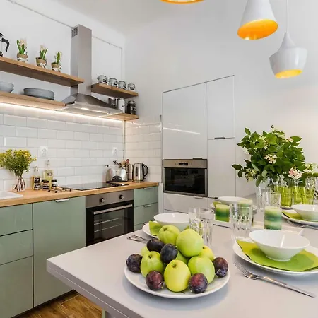 Apartment With Sunny Garden By Michal&friends Prague