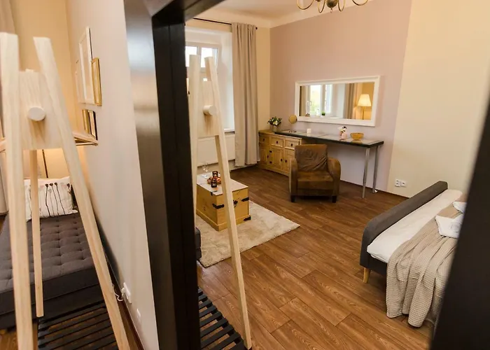 Apartament With Sunny Garden By Michal&friends Praga