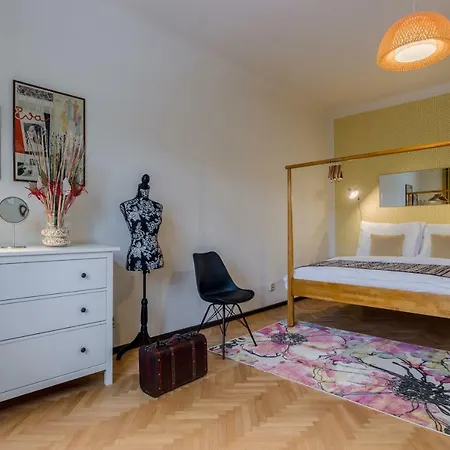 With Sunny Garden By Michal&friends Appartamento Praga
