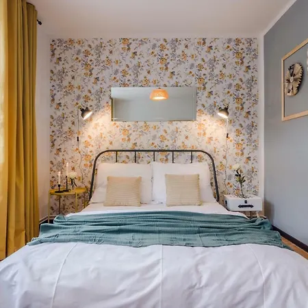 With Sunny Garden By Michal&friends Appartamento Praga